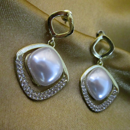 Classic Pearl Earrings