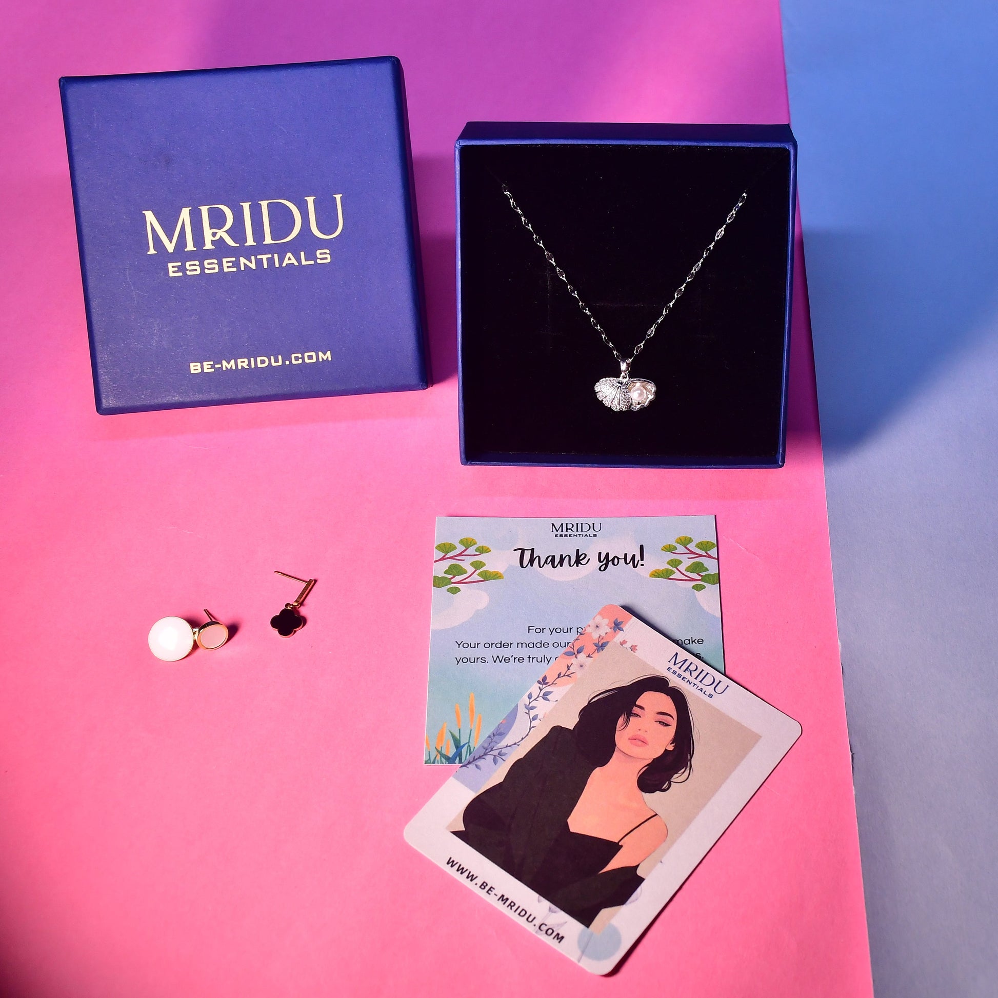 Crystal Zircon Shell Pearl Pendant Necklace | Silver