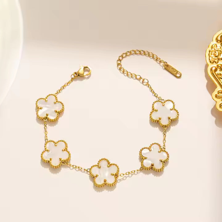 Ivory Clover Bracelet | Golden Finish