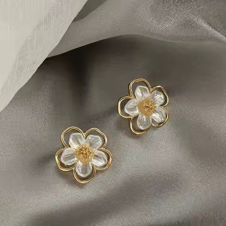 Bloom and Glow - Special Love box for her.